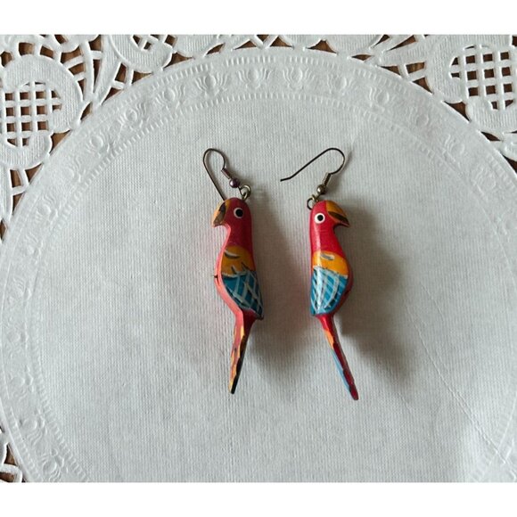 Hand-Painted Carved Wooden Parrot Dangle Earrings Boho Parrot Head Tropical - Picture 1 of 4